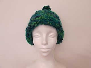 ニット帽子 ～MOCOMOCOの毛糸で、丁寧に手編みしたとても暖かい仕上がりになってます ～